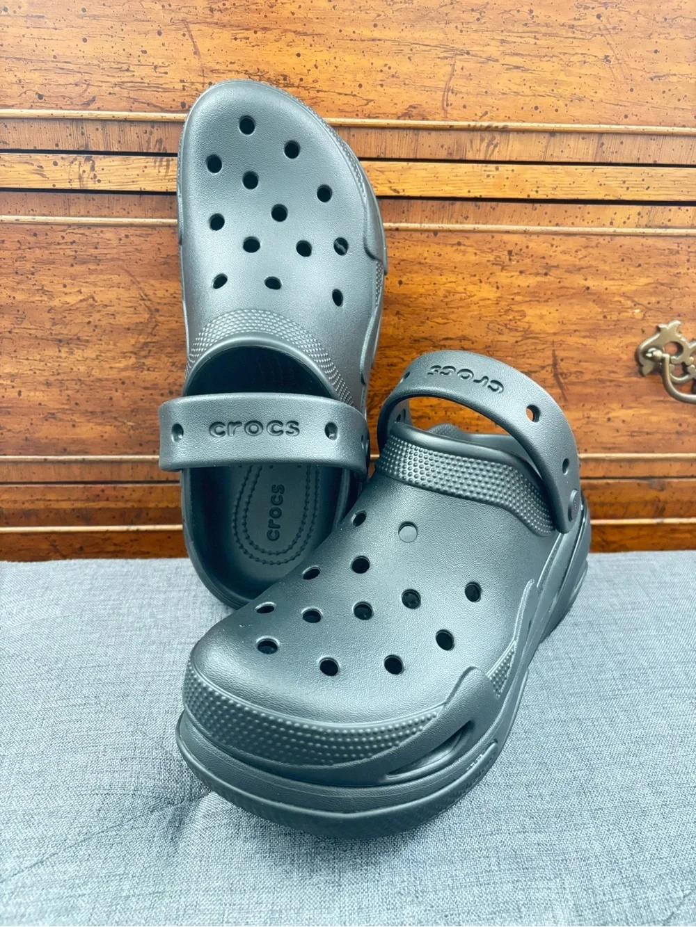 CROCS BUBBLE CRUSH CLOG in TRIPLE BLACK, size M7/W9